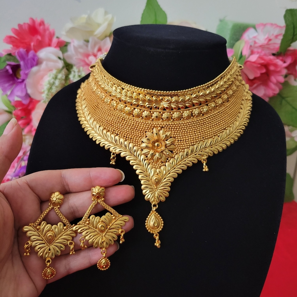 Gold plated bollywood Indian bridal necklace